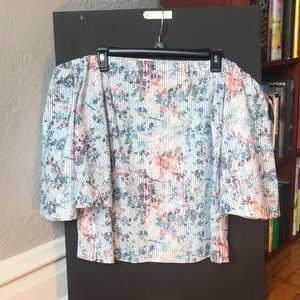 Off the shoulder Banana Republic top! Size S!!